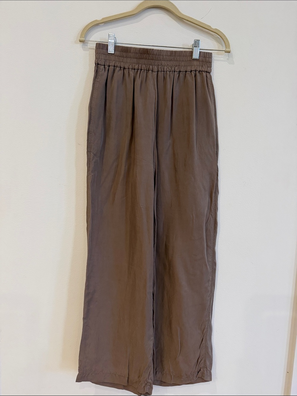 Aritzia Wilfred Elastic Waist Pants — Taupe